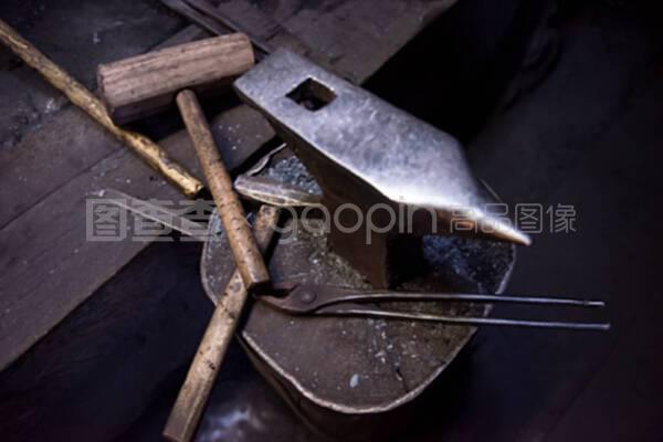 铁匠传统车间的工具
